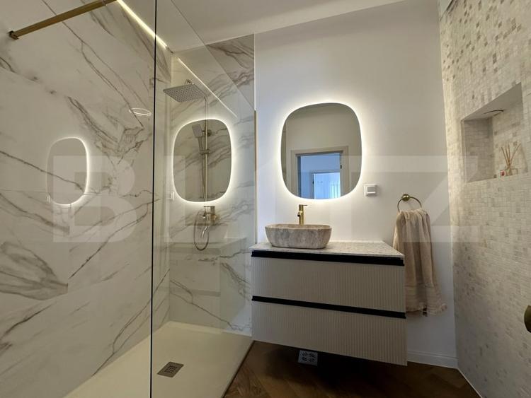 Apartament cu 3 camere decomandat, mobilat în Florești