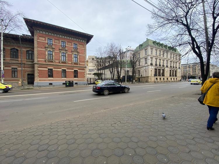 Apartament cu 4 camere decomandat în Centru Civic