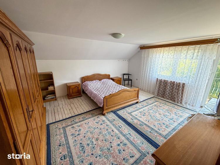 Casă cu 8 camere cu Teren 1289 Mp în Central