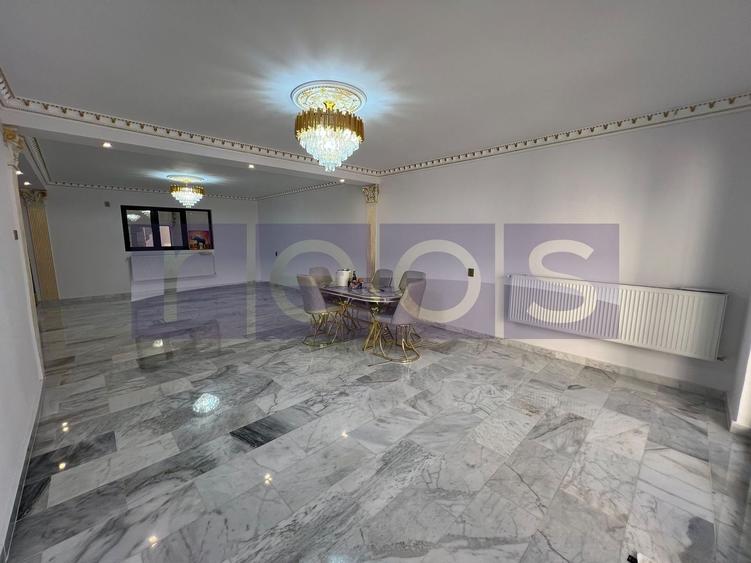 Casă individuală cu 7 camere cu Canalizare în Vitan Mall