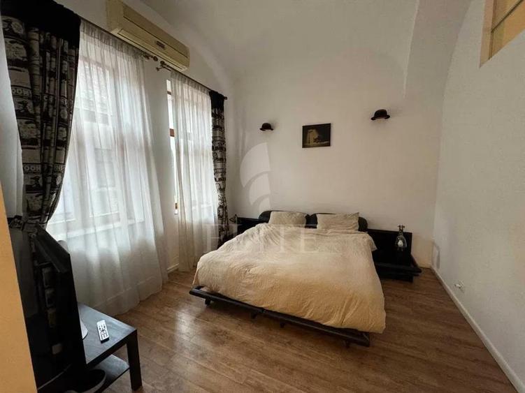 Apartament cu 2 camere semidecomandat, mobilat în Central