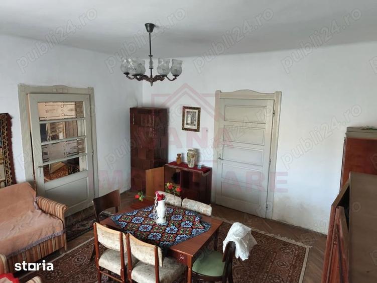Casă cu 6 camere cu Teren 3340 Mp în Central