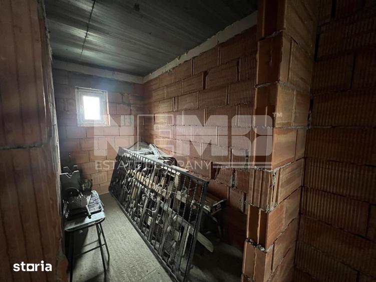 Casă cu 6 camere cu Teren 821 Mp în Dornești