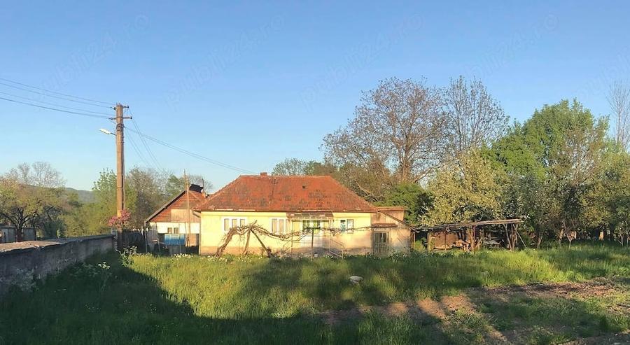Casă cu Teren 1300 Mp în Râu Bărbat