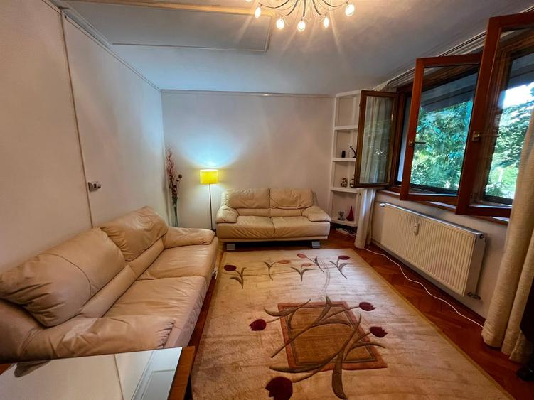 Apartament cu 3 camere decomandat în Drumul Taberei