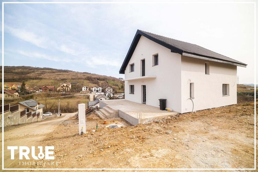 Casă individuală cu 4 camere cu Canalizare în Sâncraiu de Mureș