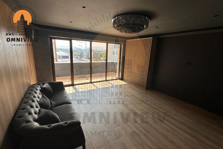 Apartament cu 4 camere decomandat în Tractorul