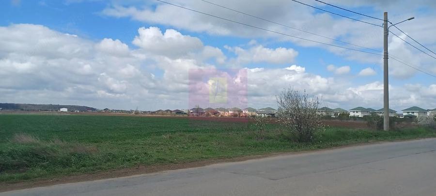 Teren de 1000 mp, în Săbăreni
