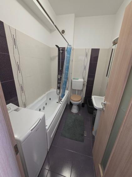 Apartament cu 3 camere decomandat în Obor