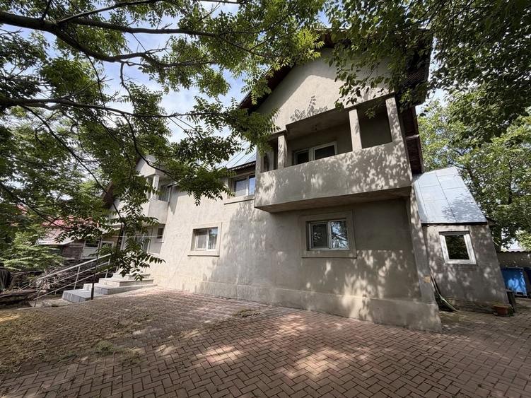 Casă cu 4 camere în Prundu