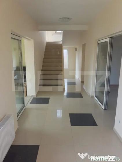 Casă cu 5 camere cu Teren 750 Mp în Moșnița Nouă