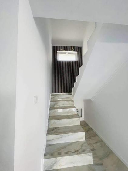 Casă cu 4 camere în Exterior Vest