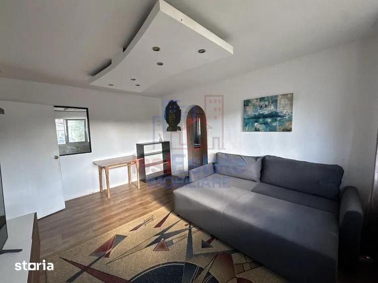 Apartament cu 2 camere semidecomandat în Podul de Piatră