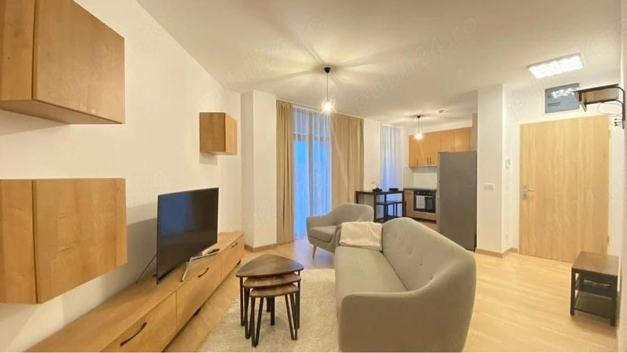 Apartament cu 3 camere decomandat, mobilat în Central