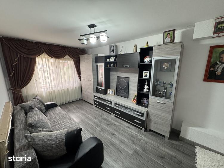 Apartament cu 4 camere, etaj 3 din 4 , Str. Belsugului , Micro 17. - 12