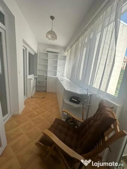 Apartament cu 3 camere semidecomandat în Ultracentral