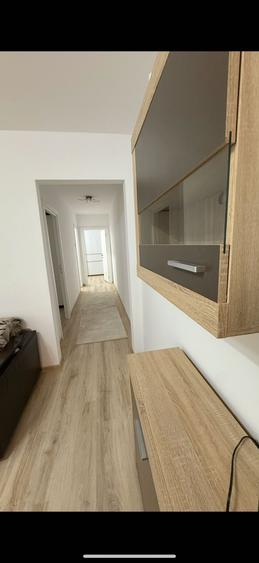 Apartament cu 3 camere decomandat în Calea București