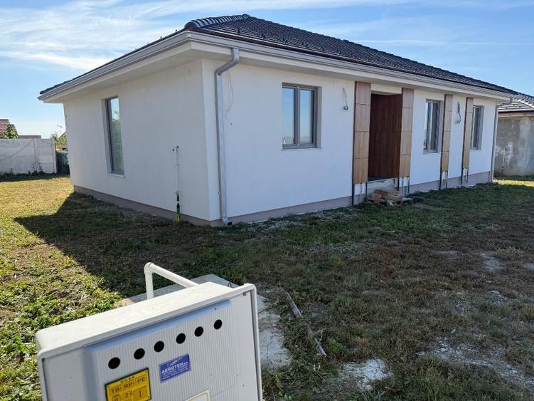 Casă individuală cu 4 camere cu Canalizare în Bod