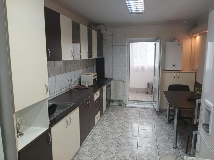 Apartament cu 2 camere decomandat în Zorilor