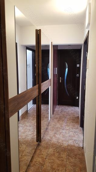 Apartament cu 3 camere decomandat în B-dul București