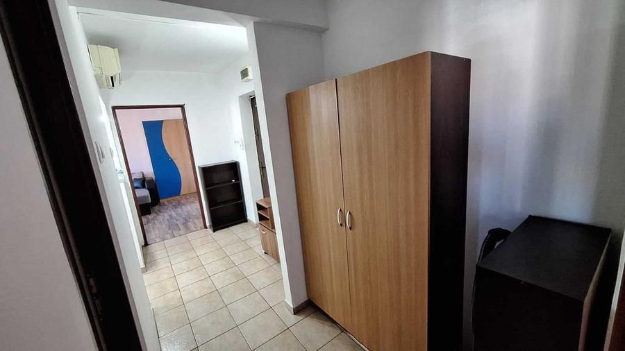 Apartament cu 2 camere decomandat în Calea București