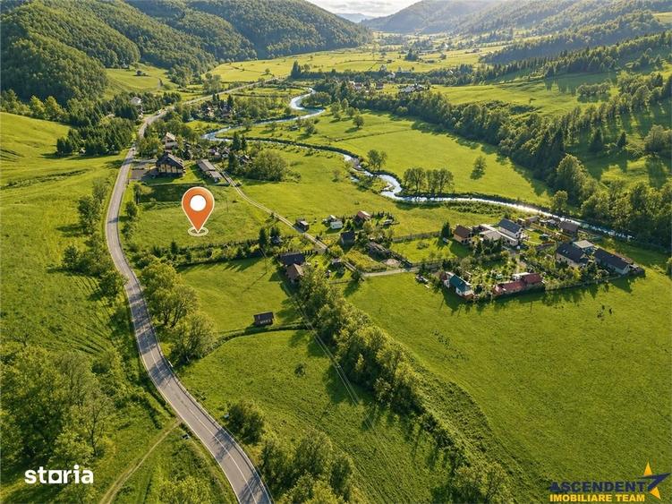 Teren de 3100 mp, în Poian