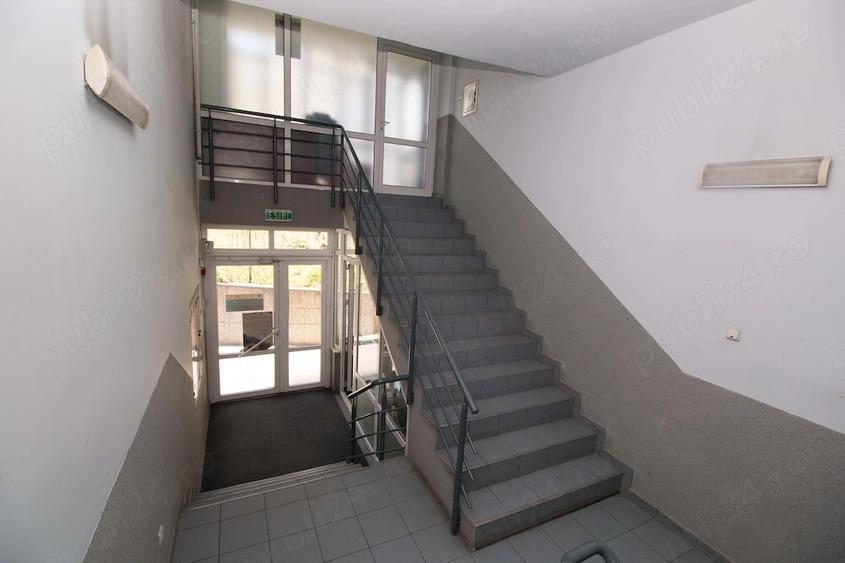 Spațiu comercial, de 1,200 mp, în Central