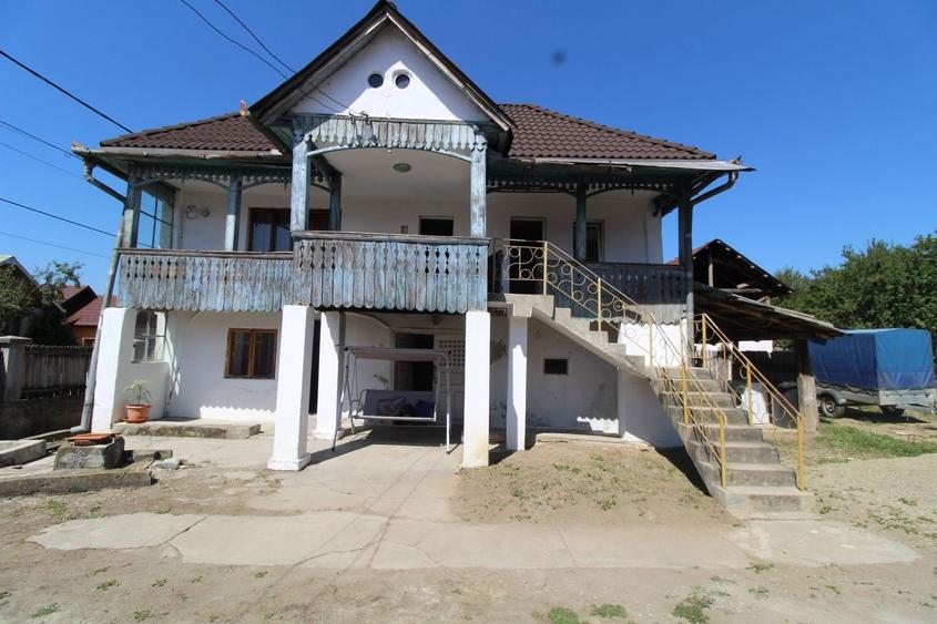 Casă individuală cu 4 camere cu Canalizare în Godinești