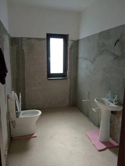 Casă cu 3 camere cu Teren 480 Mp în Sânpetru