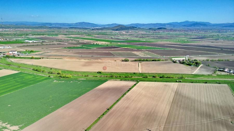 Teren Construcții intravilan de 126800 mp, în Stupini