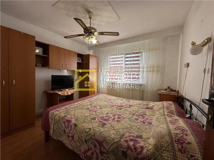 Apartament cu 3 camere decomandat în 9 Mai