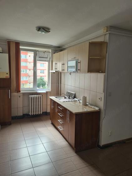 Apartament cu 2 camere decomandat în Precista