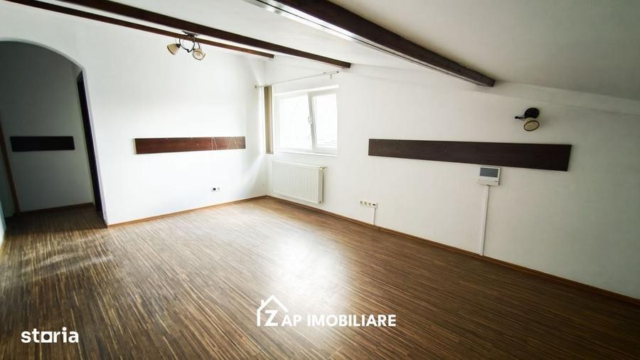 Apartament cu 4 camere decomandat în Central