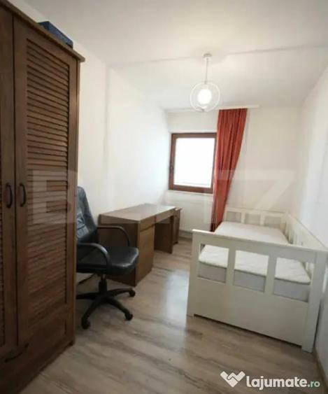 Apartament cu 3 camere semidecomandat în Florești