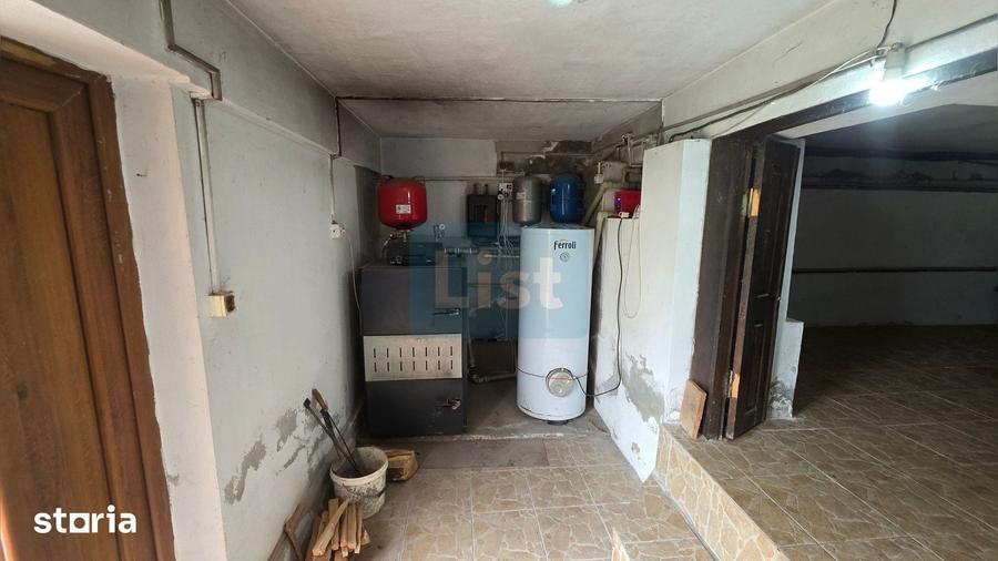 Casă cu 6 camere cu Teren 1361 Mp în Dubova