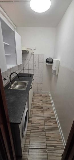 Garsonieră decomandată în Costin Georgian