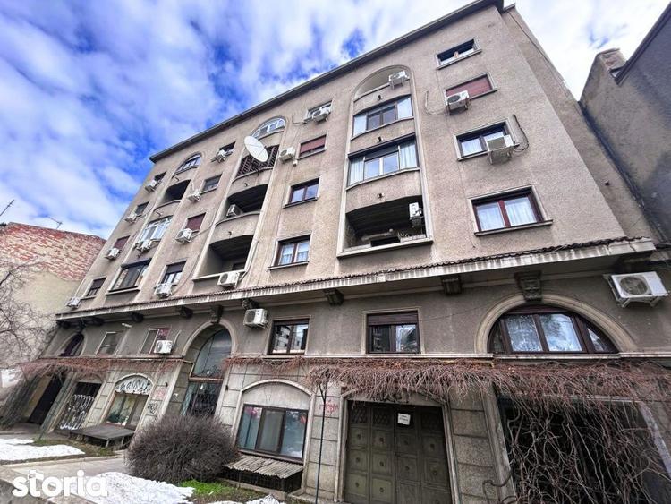 Apartament cu 3 camere, mobilat în Dacia