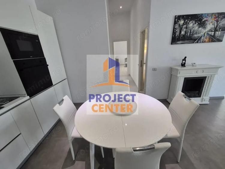 Apartament cu 4 camere decomandat în Central