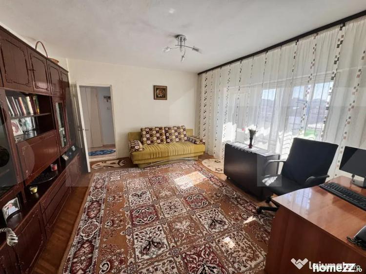Apartament cu 3 camere semidecomandat în Nord