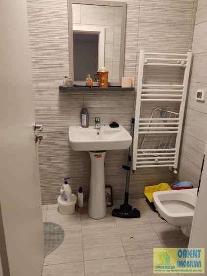 Apartament cu 3 camere nedecomandat în Tomis Plus