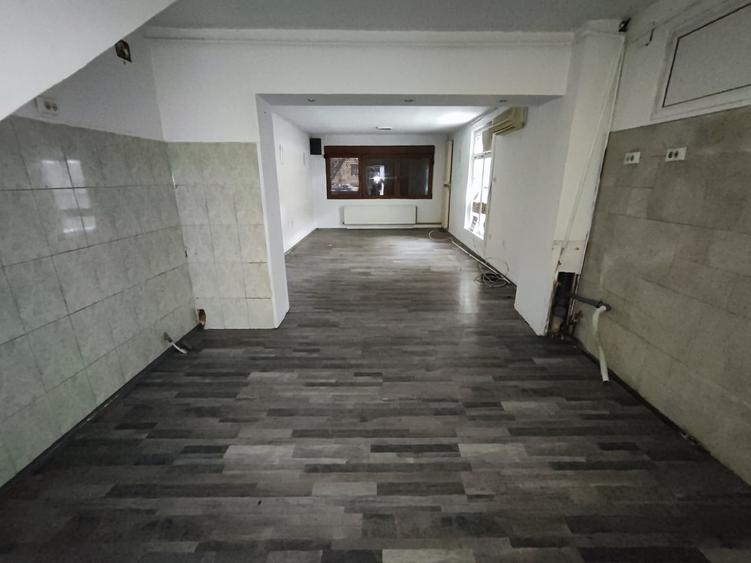 Casă individuală cu 4 camere cu Canalizare în Dâmbovița