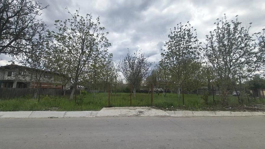 Teren de 1457 mp, în Dărmănești