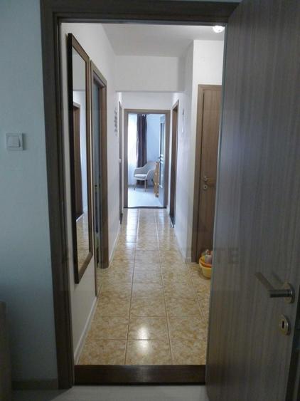 Apartament cu 3 camere decomandat, mobilat în Vasile Aaron