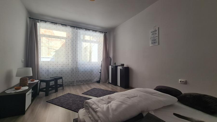 Garsonieră decomandată, mobilată în Centrul Istoric