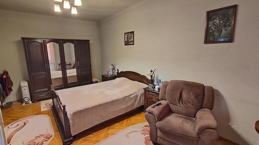 Casă individuală cu 3 camere cu Canalizare în Central