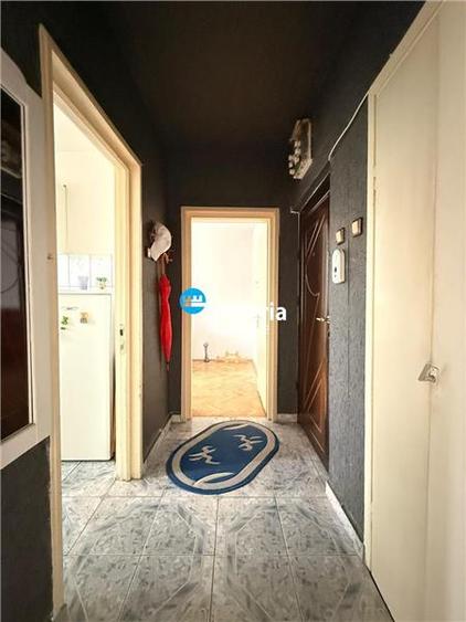 Apartament cu 3 camere semidecomandat în Tătărași