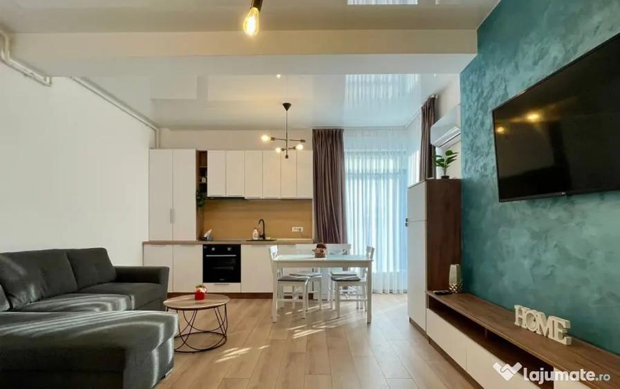 Apartament cu 3 camere semidecomandat în Nord