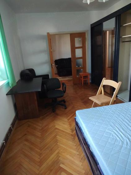 Apartament cu 4 camere decomandat în Zorilor