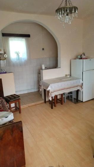 Casă cu 2 camere cu Teren 560 Mp în Morești