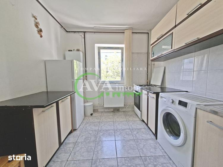 Apartament cu 2 camere semidecomandat în Tache